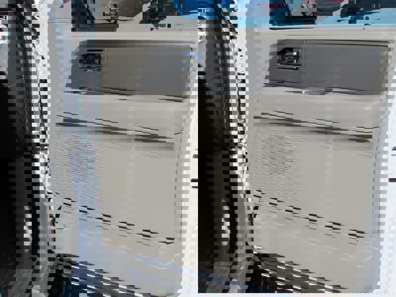 Used 2013 Ford Expedition EL XLT RWD image 31