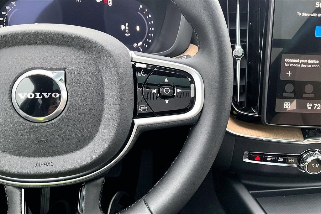 New 2026 Volvo XC60 B5 Plus w/ Protection Package Premier AWD/4WD image 25