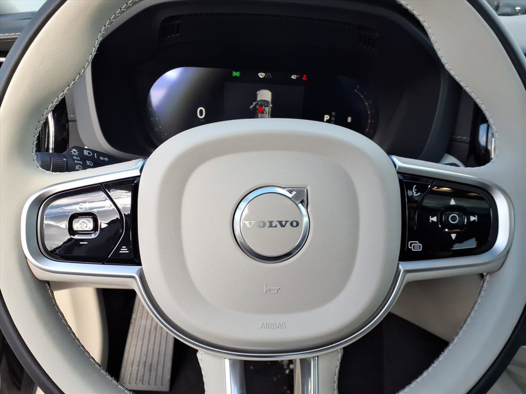 New 2026 Volvo XC60 B5 Ultra w/ Climate Package image 10