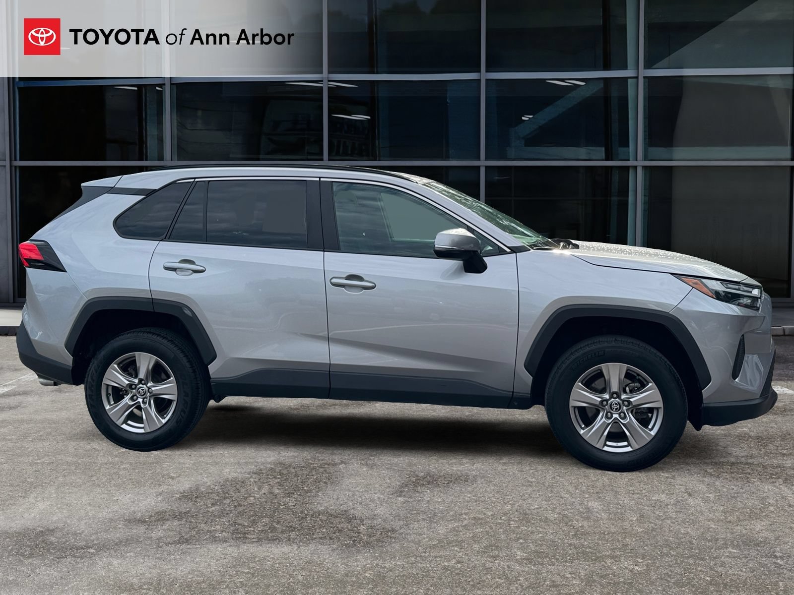 Used 2024 Toyota RAV4 XLE FWD image 11