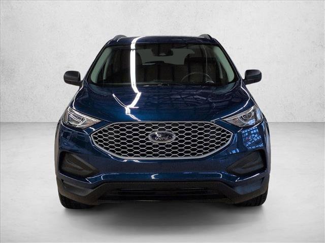 Certified 2024 Ford Edge SE image 2