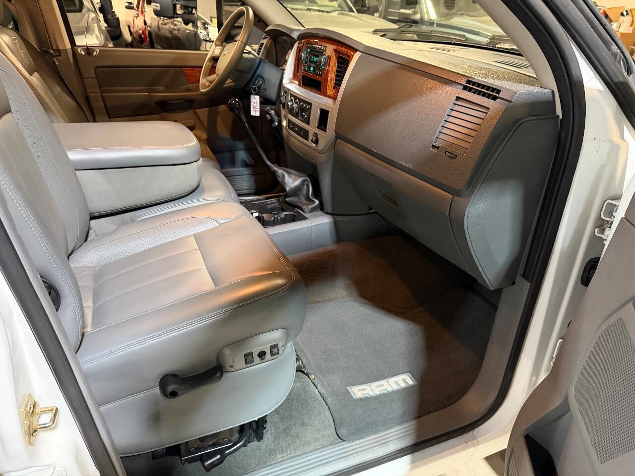 Used 2007 Dodge Ram 3500 Truck Laramie image 28