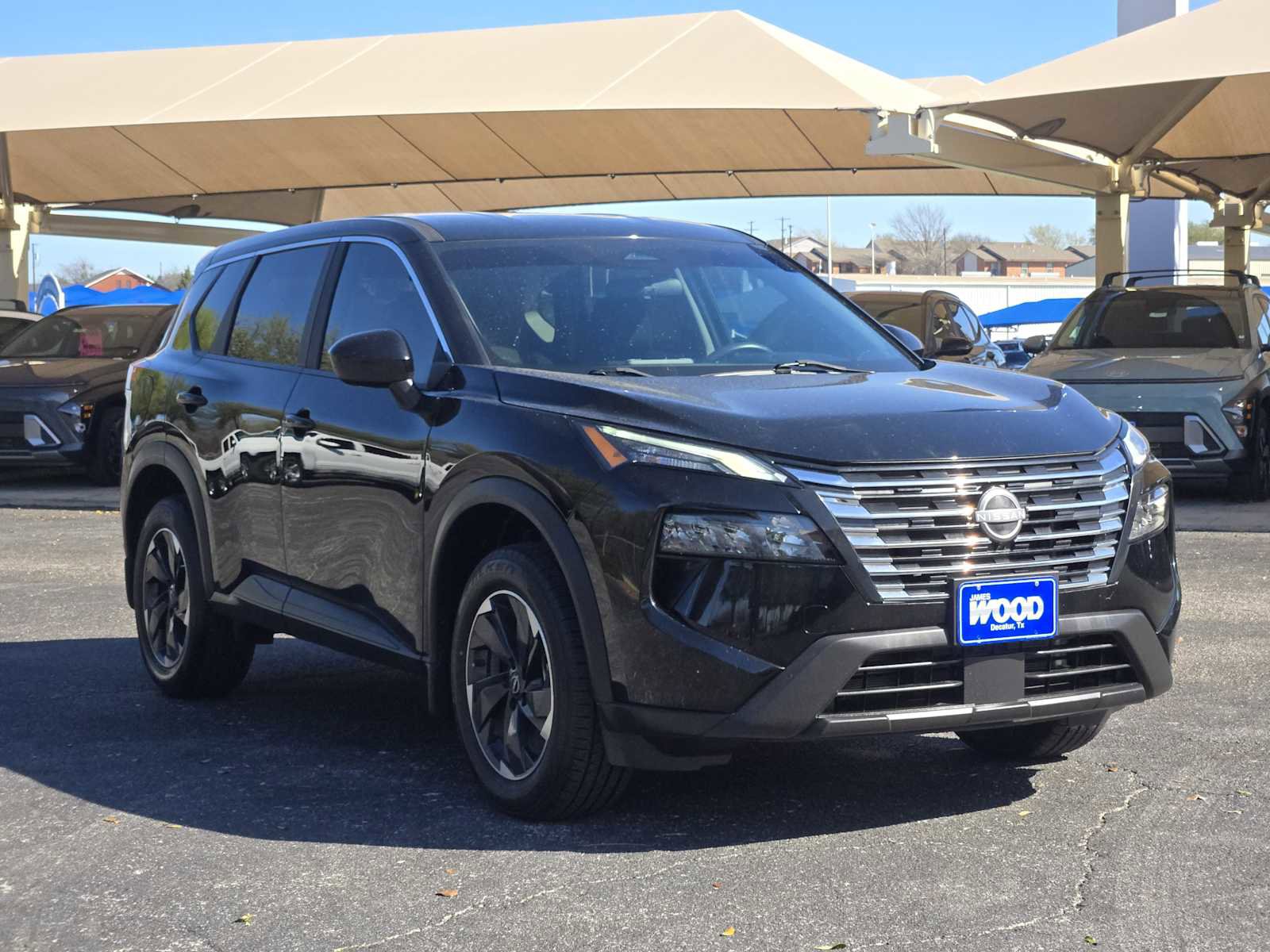 Used 2024 Nissan Rogue SV FWD image 2