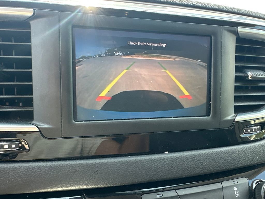 Used 2024 Chrysler Voyager LX image 27