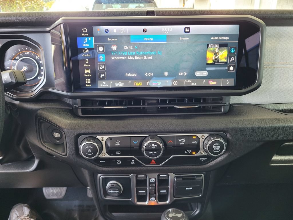Used 2025 Jeep Wrangler Unlimited Sport AWD/4WD image 11