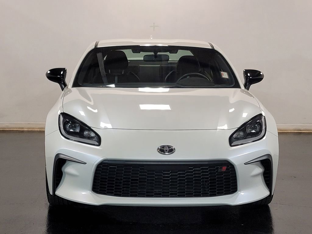 Used 2023 Toyota GR86 Premium image 3
