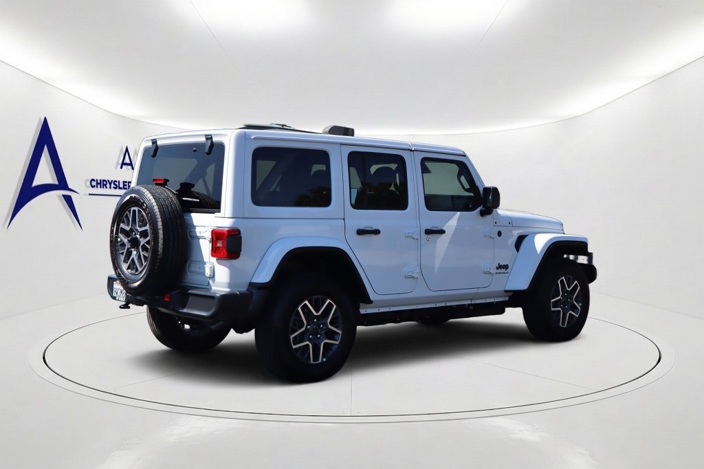 Certified 2026 Jeep Wrangler Unlimited Sahara AWD/4WD image 4