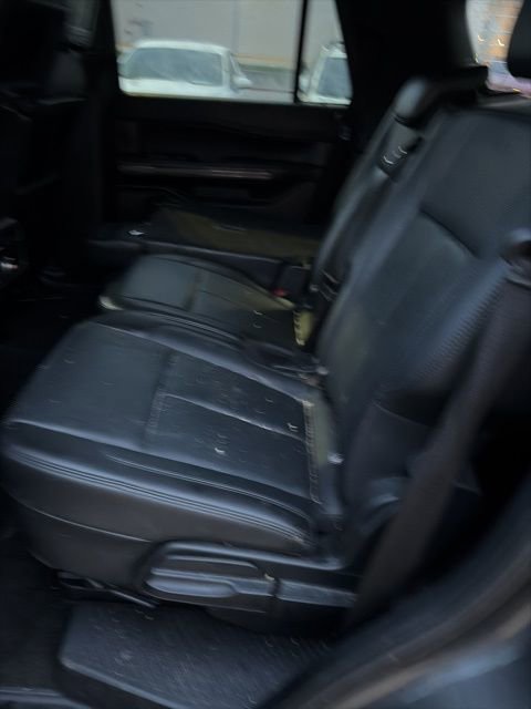 Used 2018 Ford Expedition XLT w/ Equipment Group 202A image 5