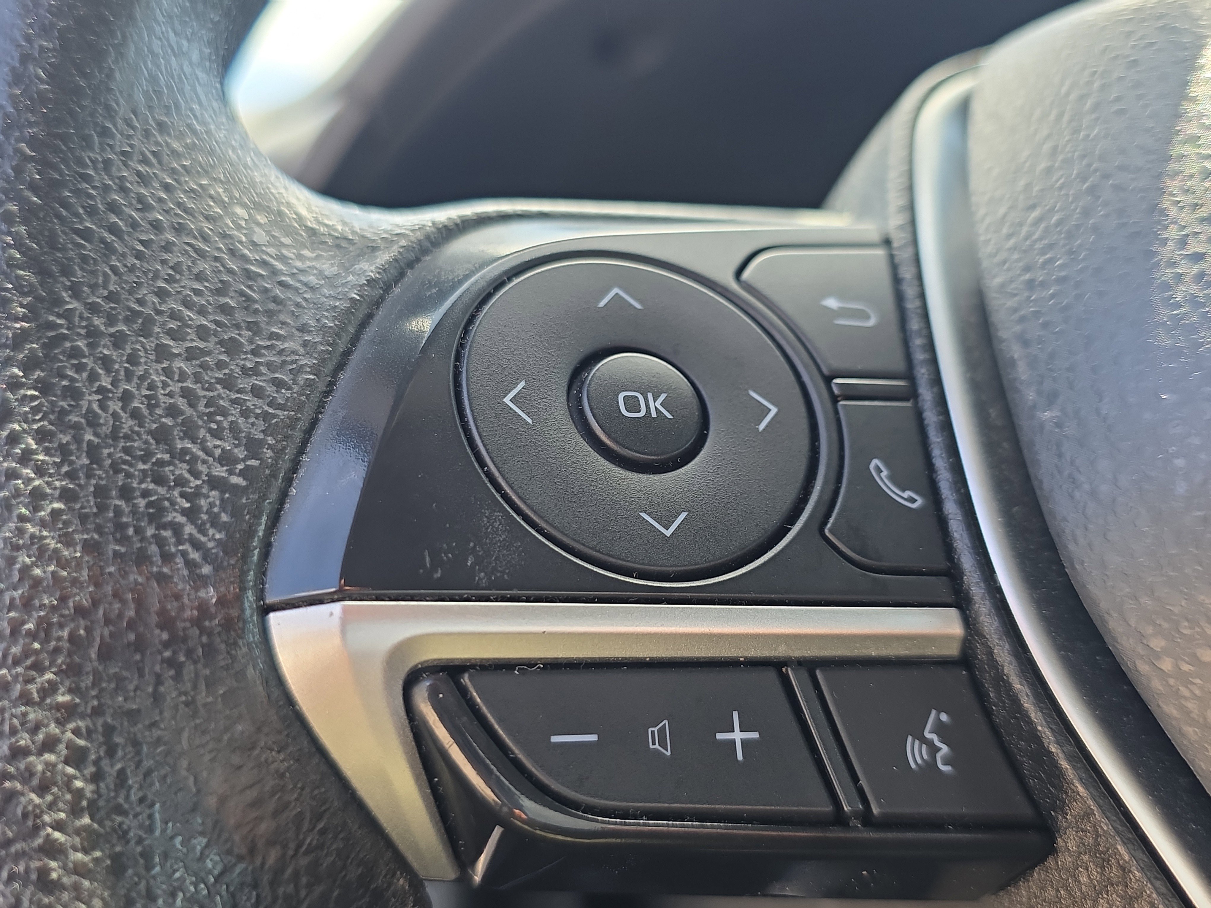 Used 2024 Toyota Camry LE FWD image 28