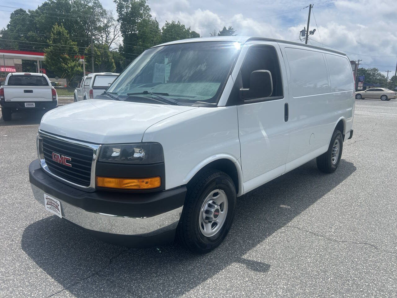 Used 2019 GMC Savana 2500 w/ Driver Convenience Package RWD image 5
