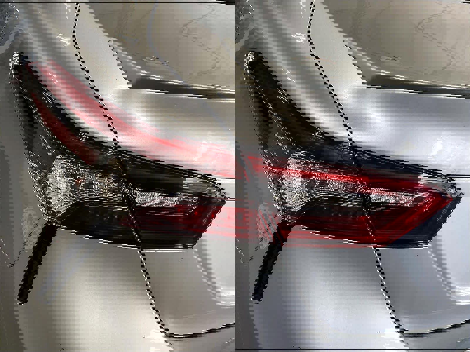 Used 2024 Toyota Camry XSE image 33