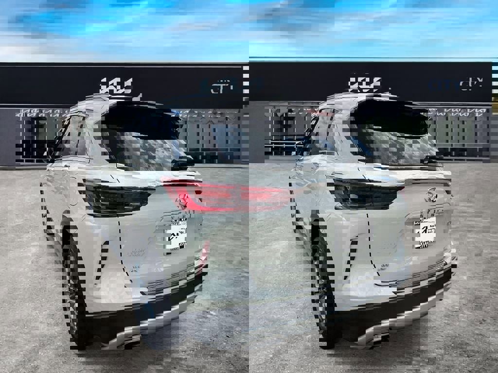 Used 2022 INFINITI QX50 Essential image 5