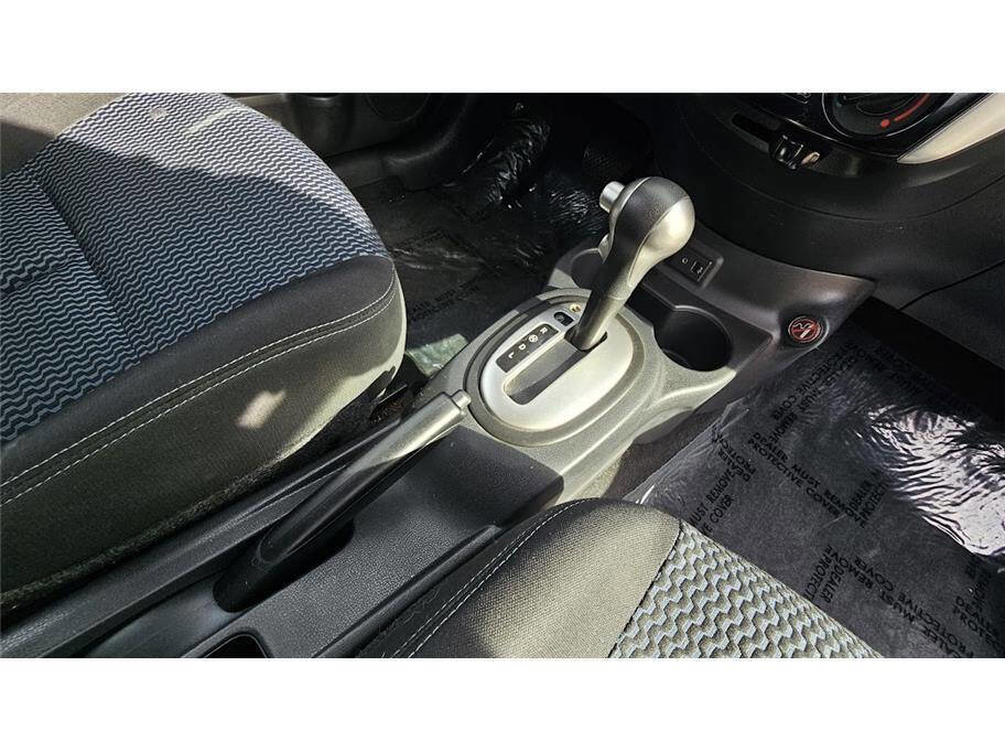 Used 2017 Nissan Versa Note SV image 31