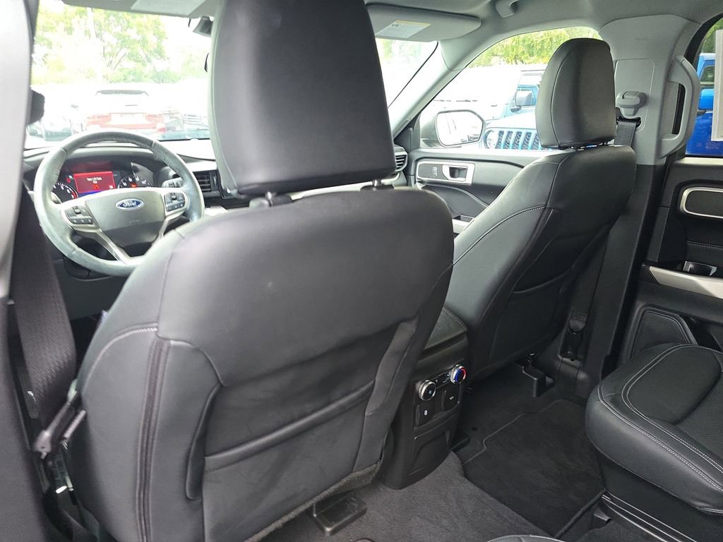 Used 2022 Ford Explorer XLT image 15