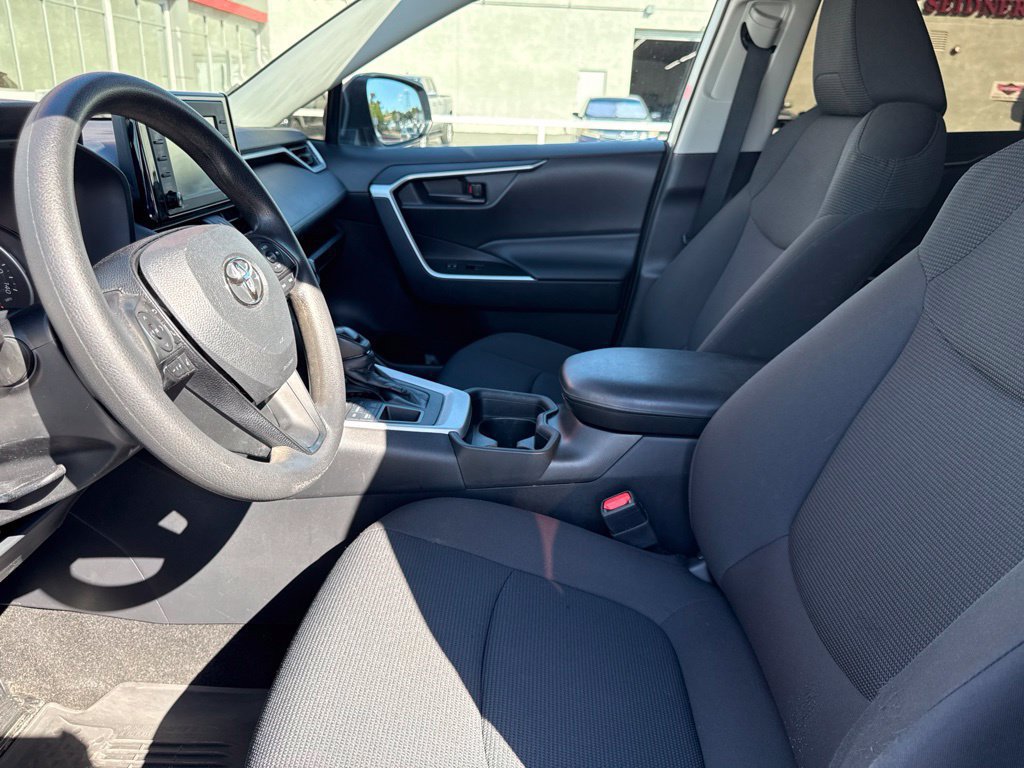 Certified 2021 Toyota RAV4 LE AWD/4WD image 23