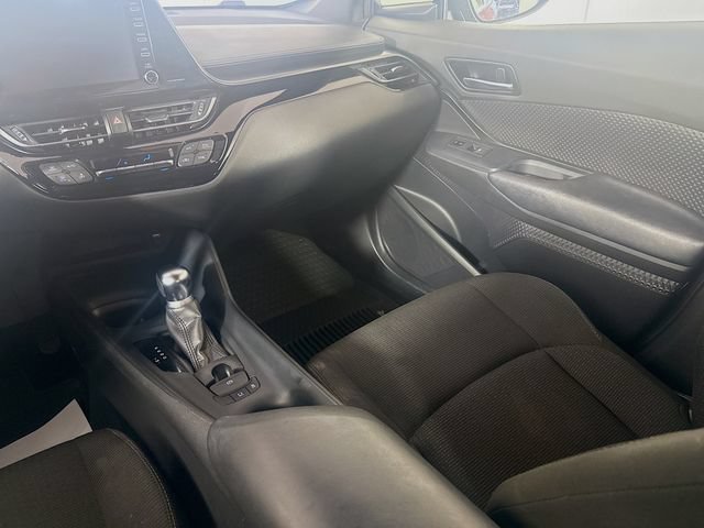 Used 2019 Toyota C-HR LE FWD image 22