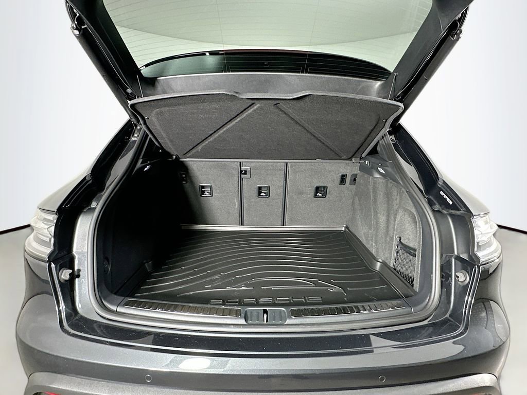 Certified 2026 Porsche Macan AWD/4WD image 28