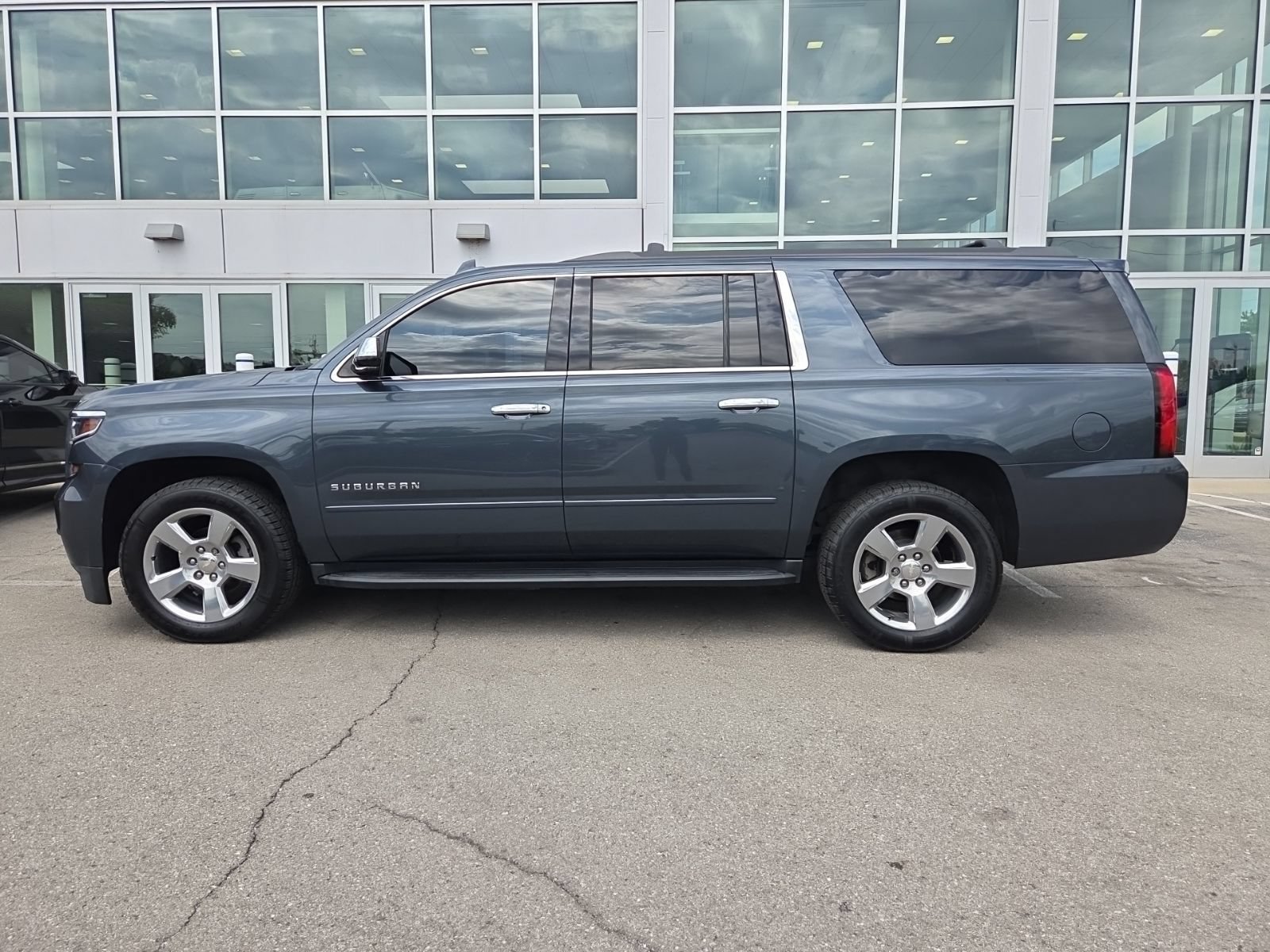 Used 2019 Chevrolet Suburban LS w/ All-Season Package AWD/4WD image 14