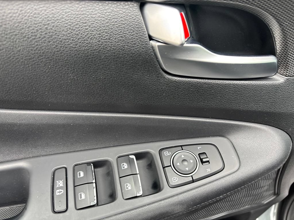 Used 2019 Hyundai Santa Fe SEL AWD/4WD image 18