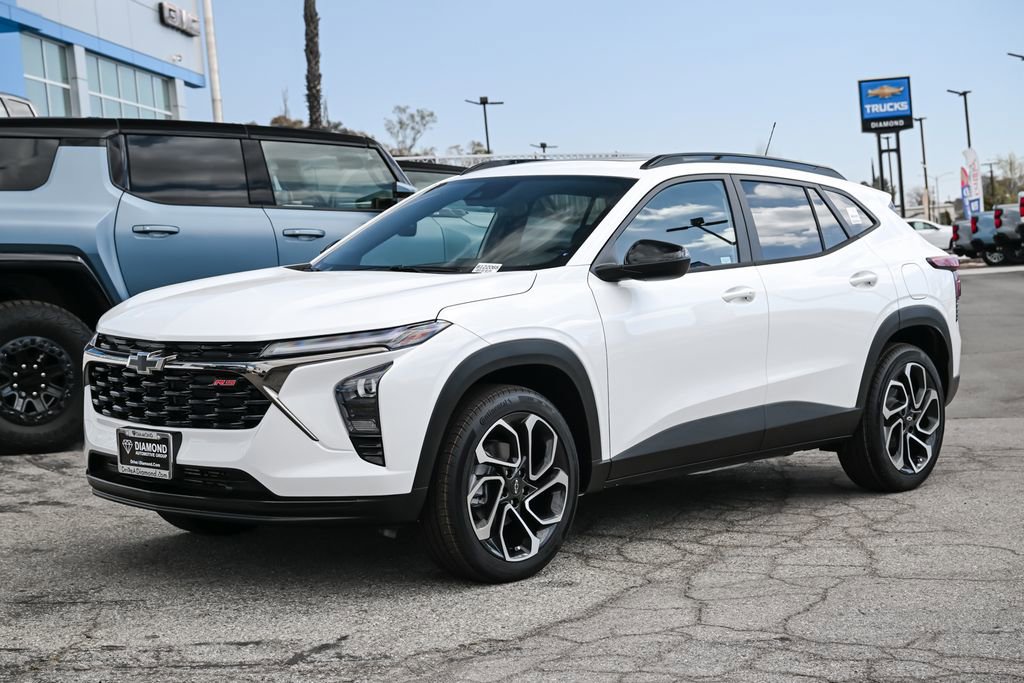 New 2026 Chevrolet Trax RS w/ Sunroof Package FWD image 8