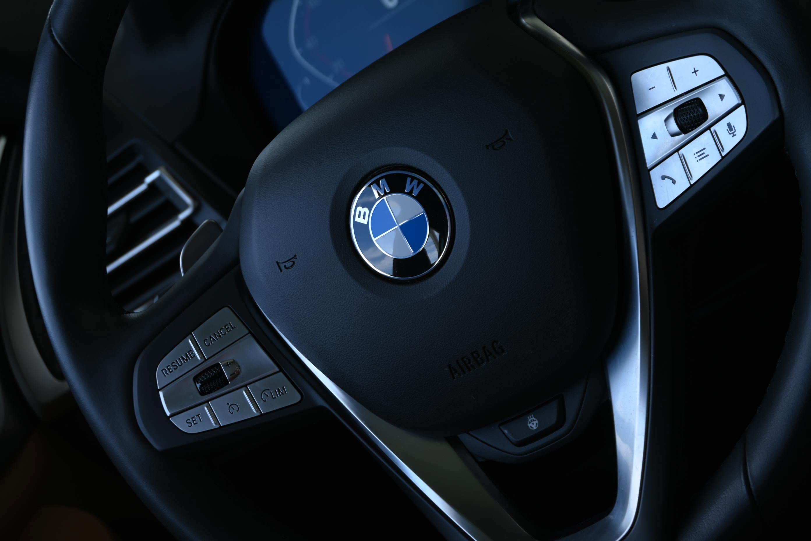 Certified 2025 BMW X4 xDrive30i AWD/4WD image 24