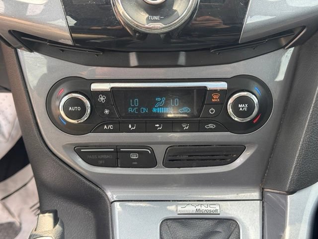 Used 2014 Ford Focus Titanium FWD image 20
