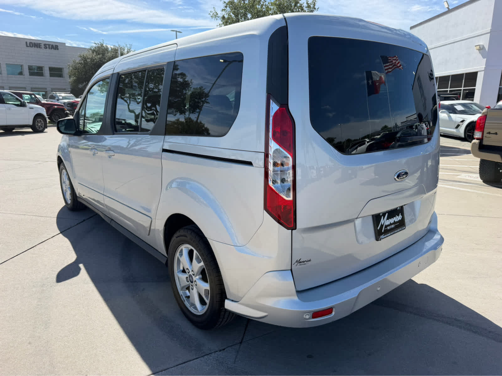 Used 2015 Ford Transit Connect XLT FWD image 2