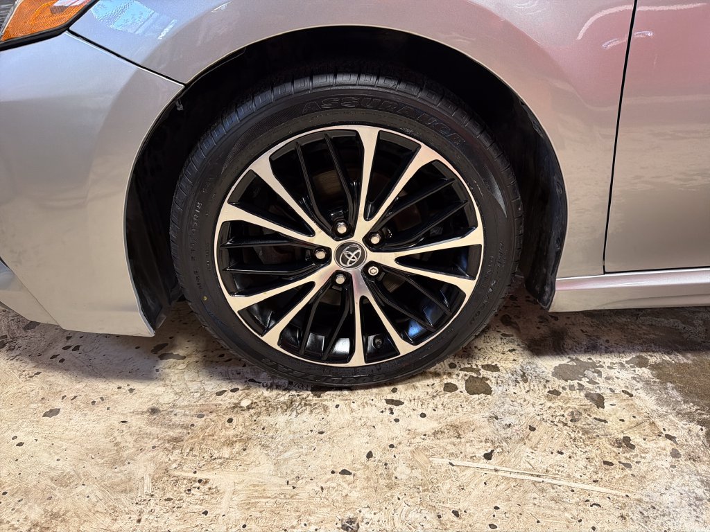 Used 2019 Toyota Camry SE FWD image 10