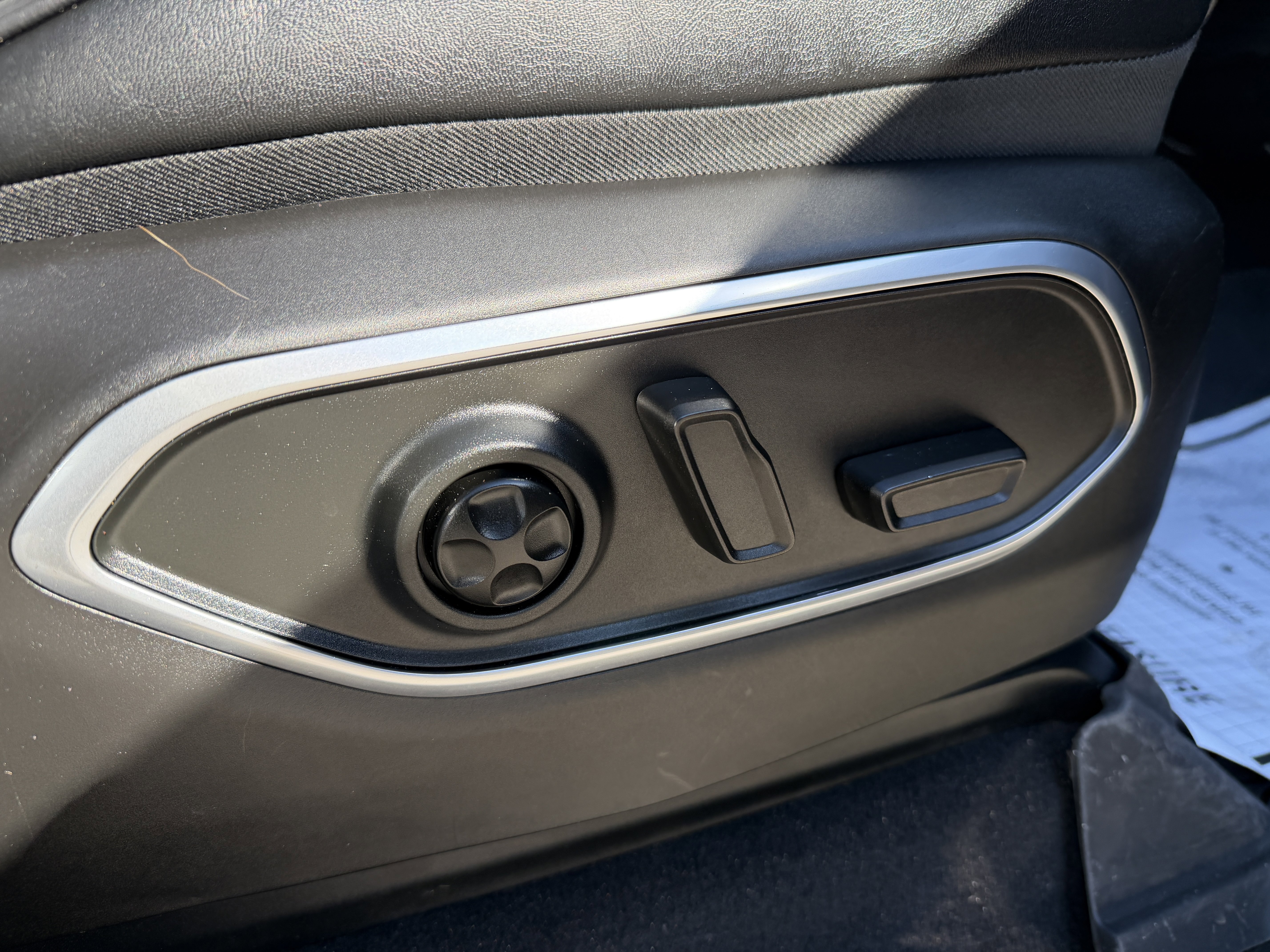 Used 2024 Jeep Wagoneer L Series III w/ Premium Group I image 25