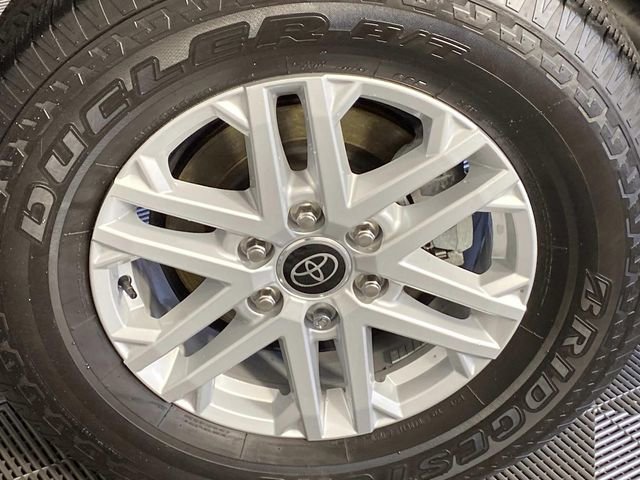 Used 2024 Toyota Tundra SR5 w/ SR5 Premium Package image 28