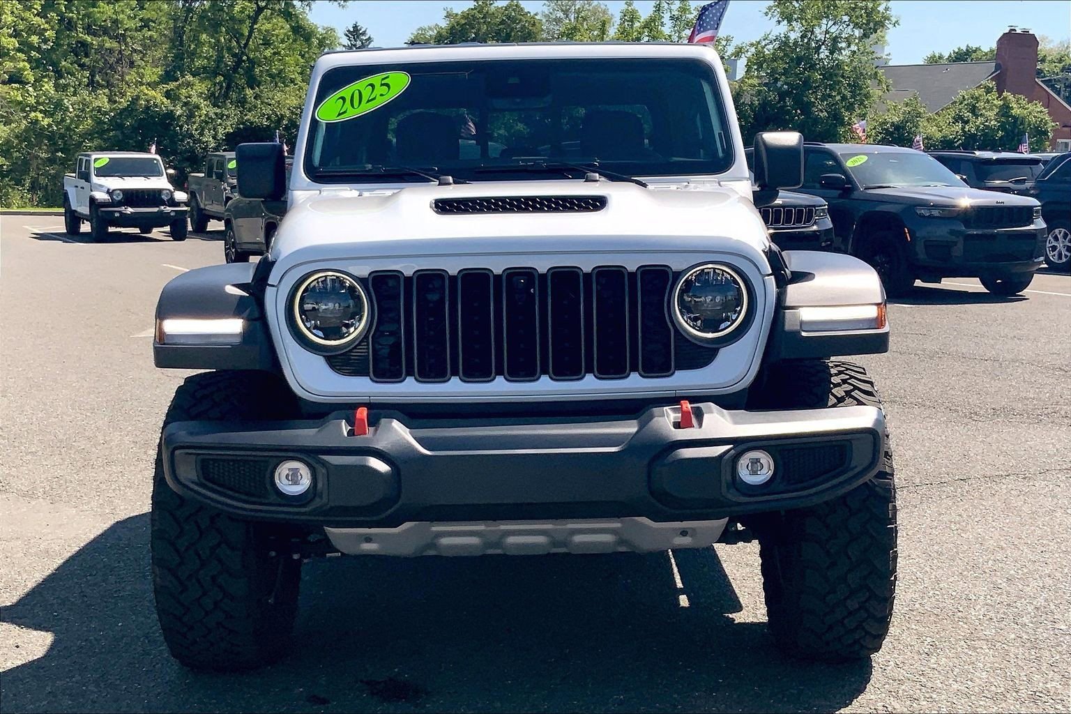 Certified 2025 Jeep Gladiator Mojave w/ Convenience Group AWD/4WD image 3