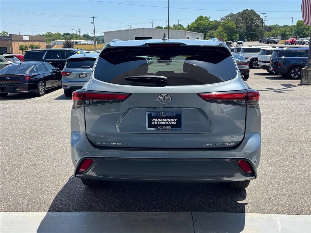 Used 2023 Toyota Highlander Limited AWD/4WD image 25