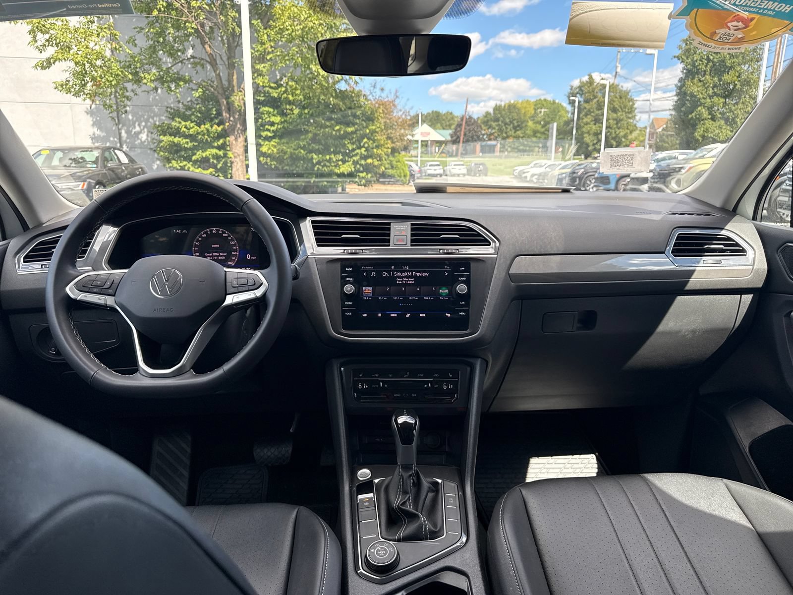 Certified 2024 Volkswagen Tiguan SE AWD/4WD image 13