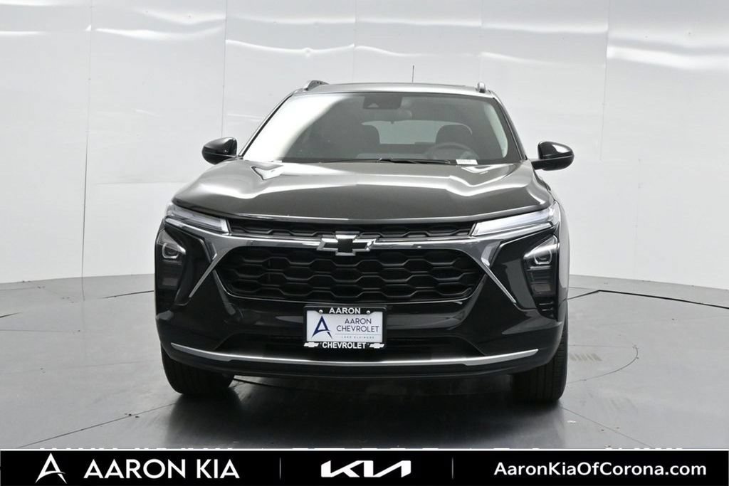 Used 2026 Chevrolet Trax LT w/ Sunroof Package FWD image 47