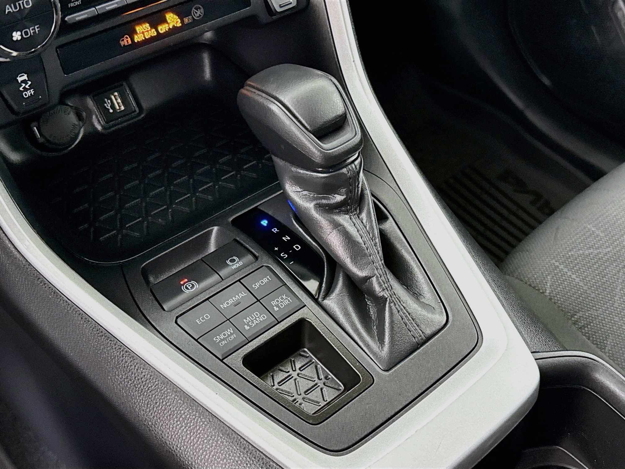 Certified 2025 Toyota RAV4 XLE AWD/4WD image 18