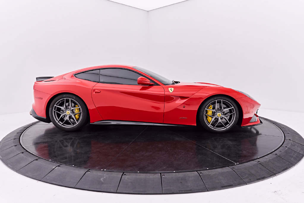 Used 2016 Ferrari F12 Berlinetta RWD image 19