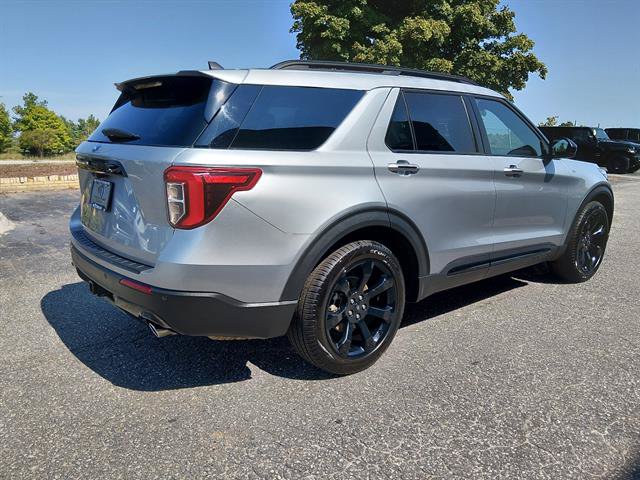 Used 2023 Ford Explorer ST-Line w/ Class IV Trailer Tow Package RWD image 18