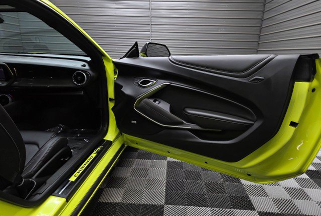 Used 2020 Chevrolet Camaro SS RWD image 35