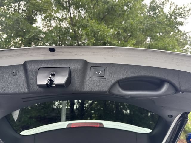 Used 2018 Hyundai Santa Fe Sport w/ Cargo Package FWD image 13