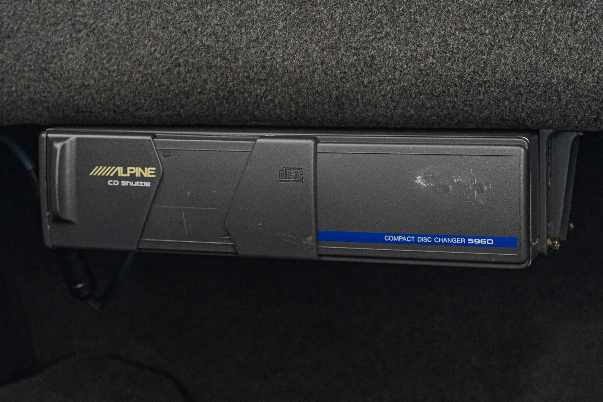 Used 1995 Mercedes-Benz E 320 Convertible image 34