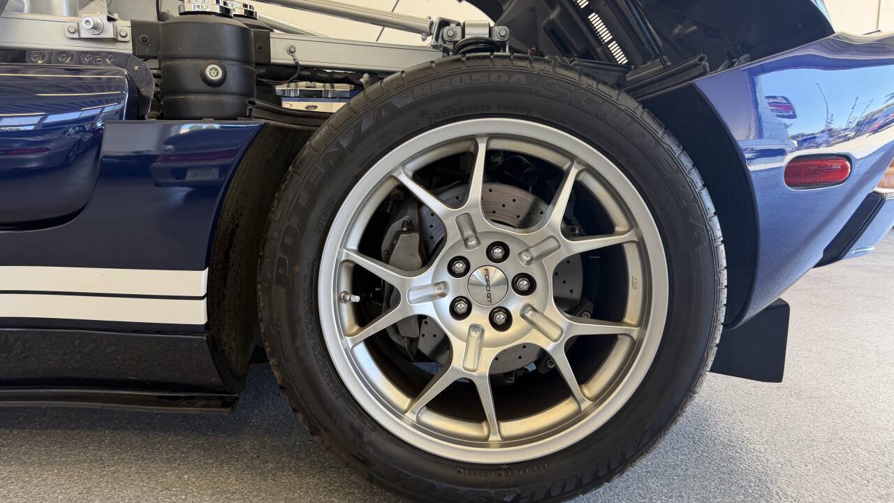 Used 2006 Ford GT RWD image 54