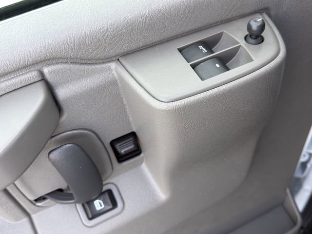 Used 2024 Chevrolet Express 3500 LT w/ LT Preferred Equipment Group image 23