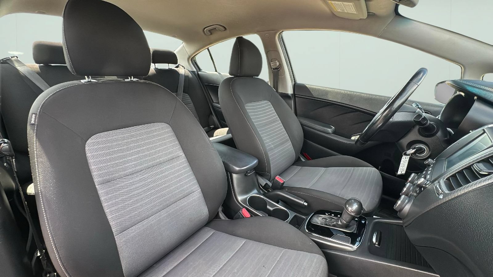 Used 2018 Kia Forte S FWD image 22