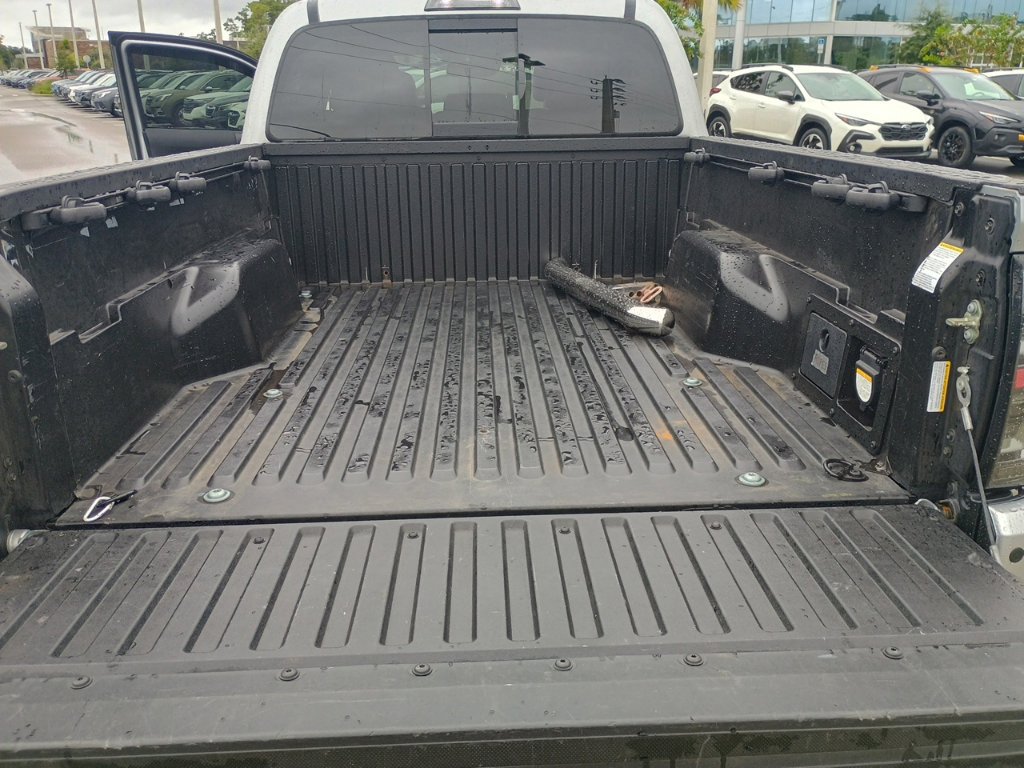 Used 2019 Toyota Tacoma TRD Sport w/ TRD Premium Sport Package AWD/4WD image 18