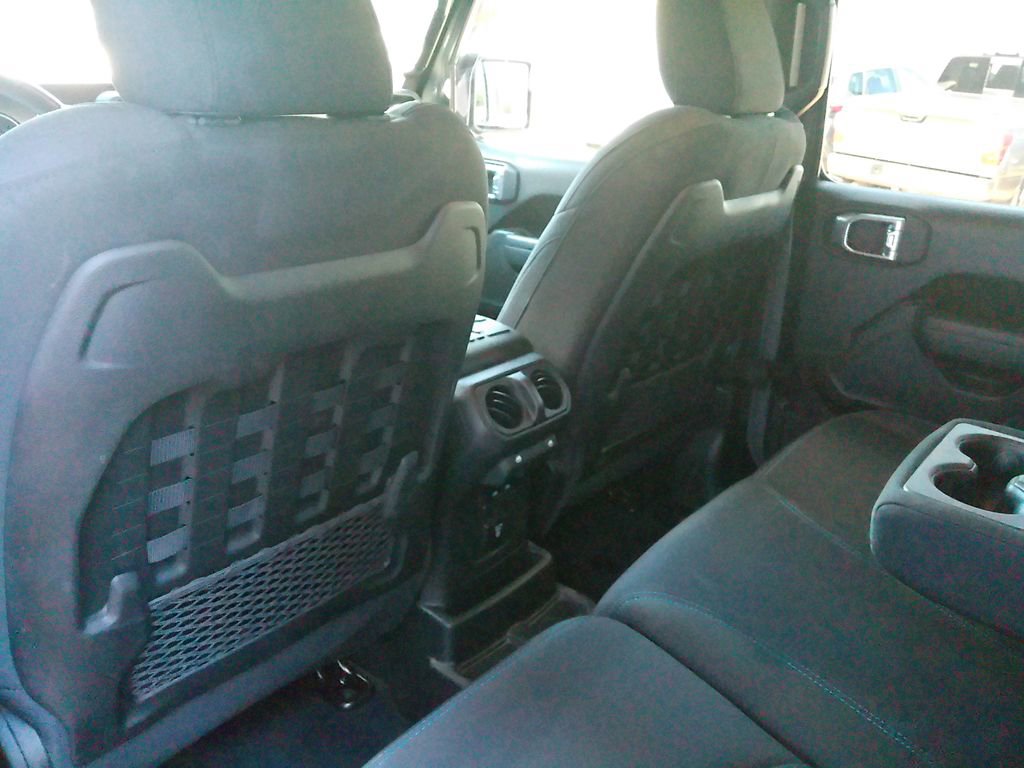 Used 2022 Jeep Wrangler Unlimited Rubicon 4xe image 30