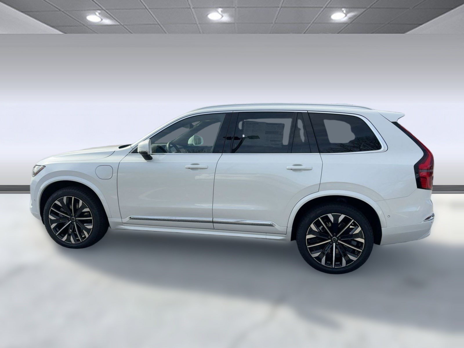 New 2026 Volvo XC90 T8 Plus AWD/4WD image 2