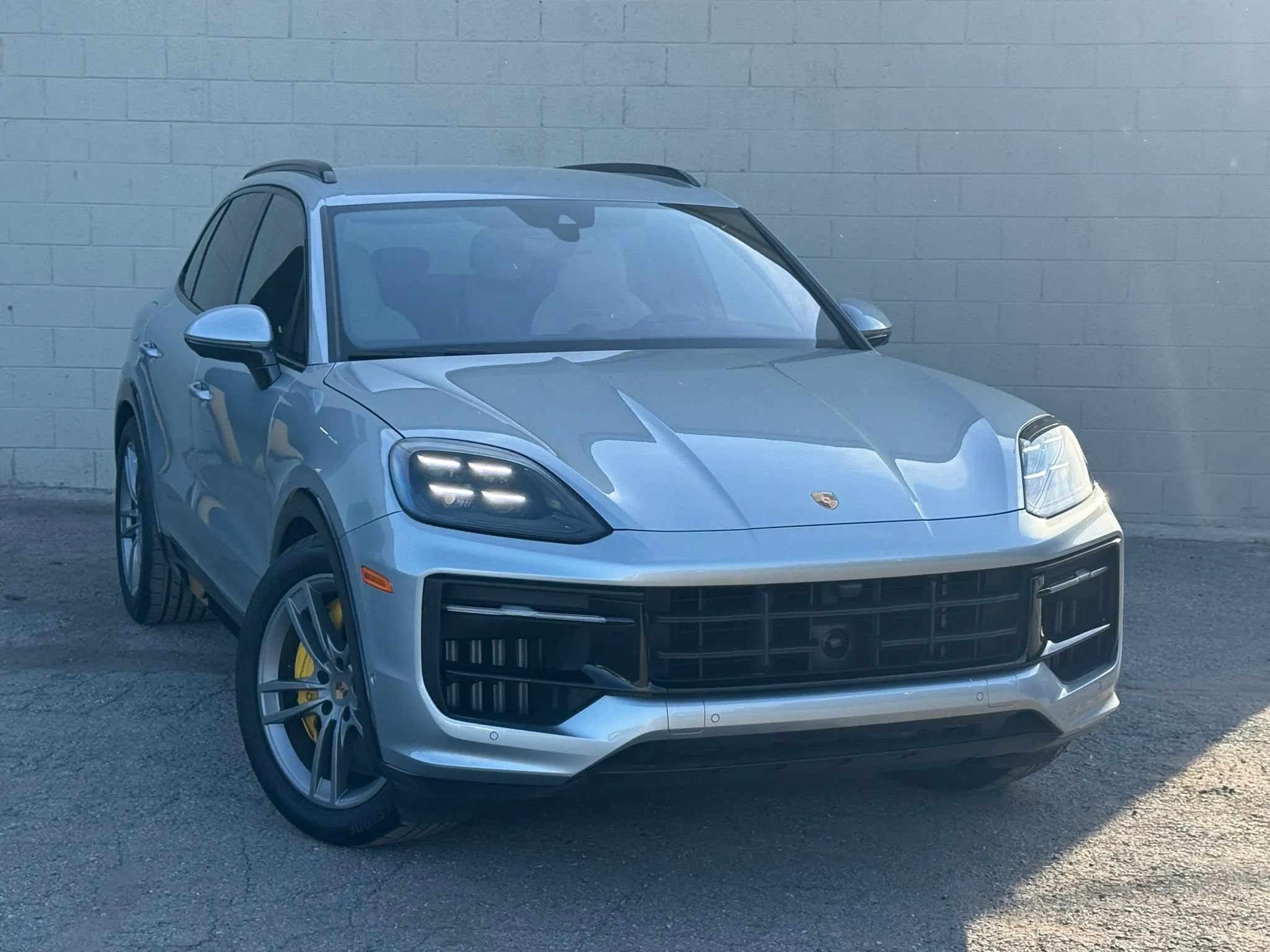 Used 2025 Porsche Cayenne GTS w/ Sport Chrono Package AWD/4WD image 13