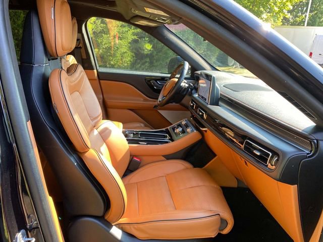 Certified 2023 Lincoln Aviator Black Label w/ Class IV Trailer Tow Package AWD/4WD image 35