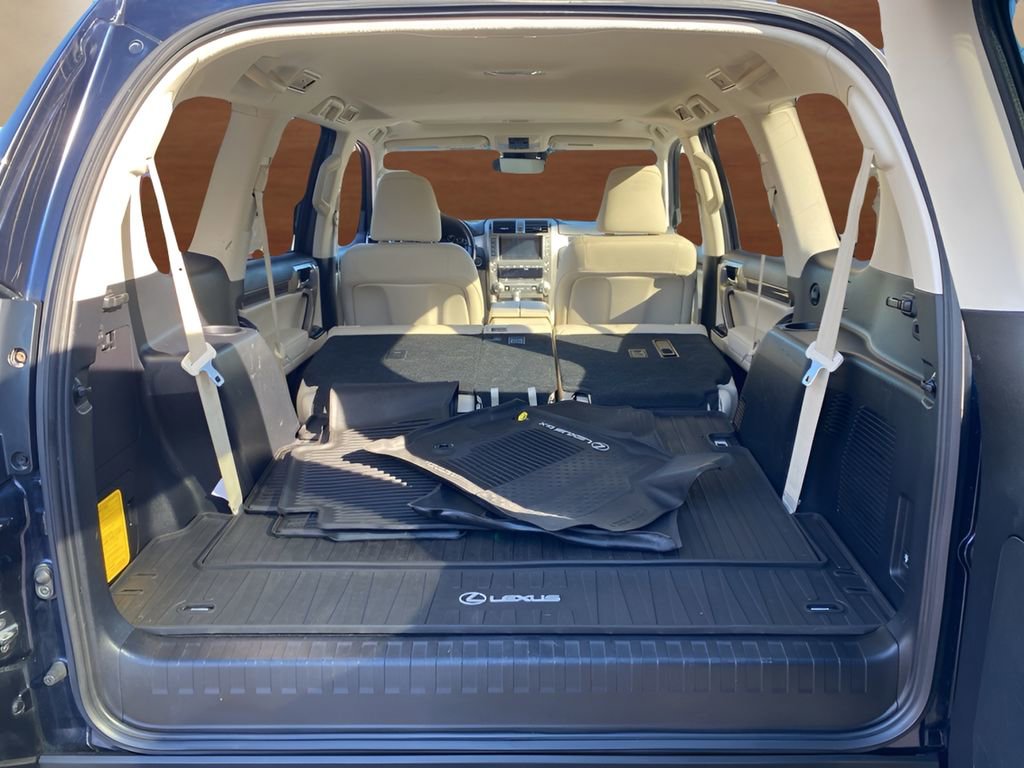 Used 2020 Lexus GX 460 Premium w/ Premium Package image 13