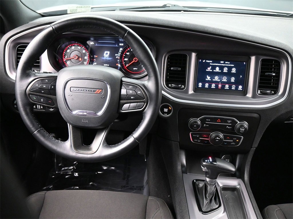 Used 2022 Dodge Charger SXT w/ Driver Convenience Group image 5
